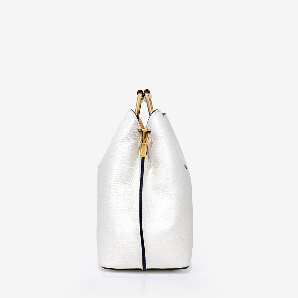 Alma • Pure White