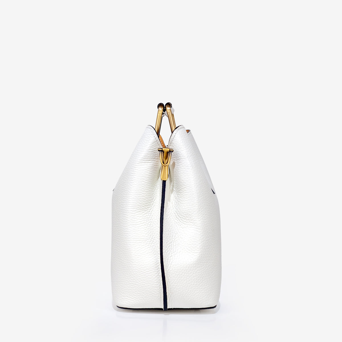 Alma • Pure White